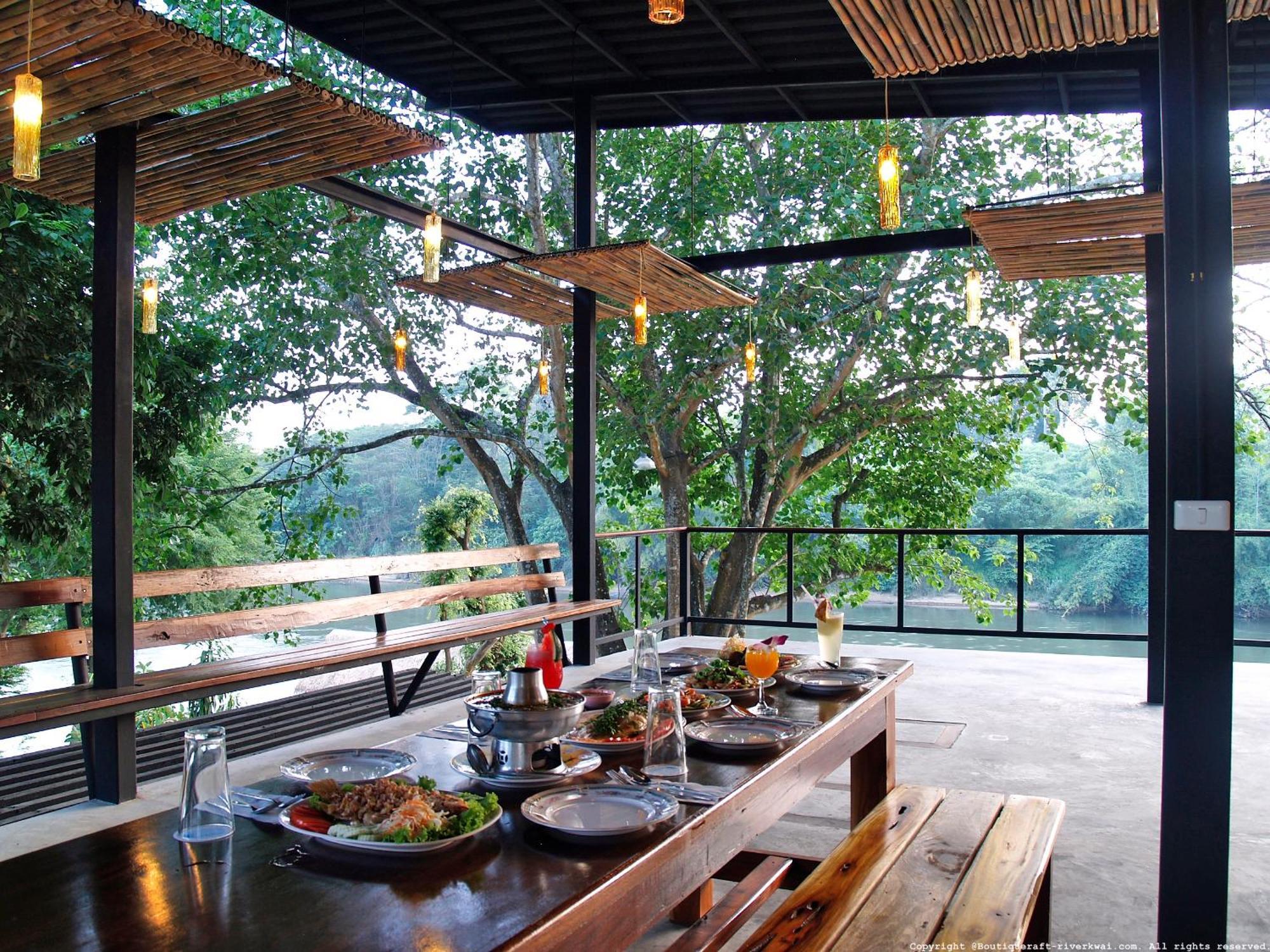 Boutique Raft Resort, River Kwai Ban Huai Maenam Noi Eksteriør billede