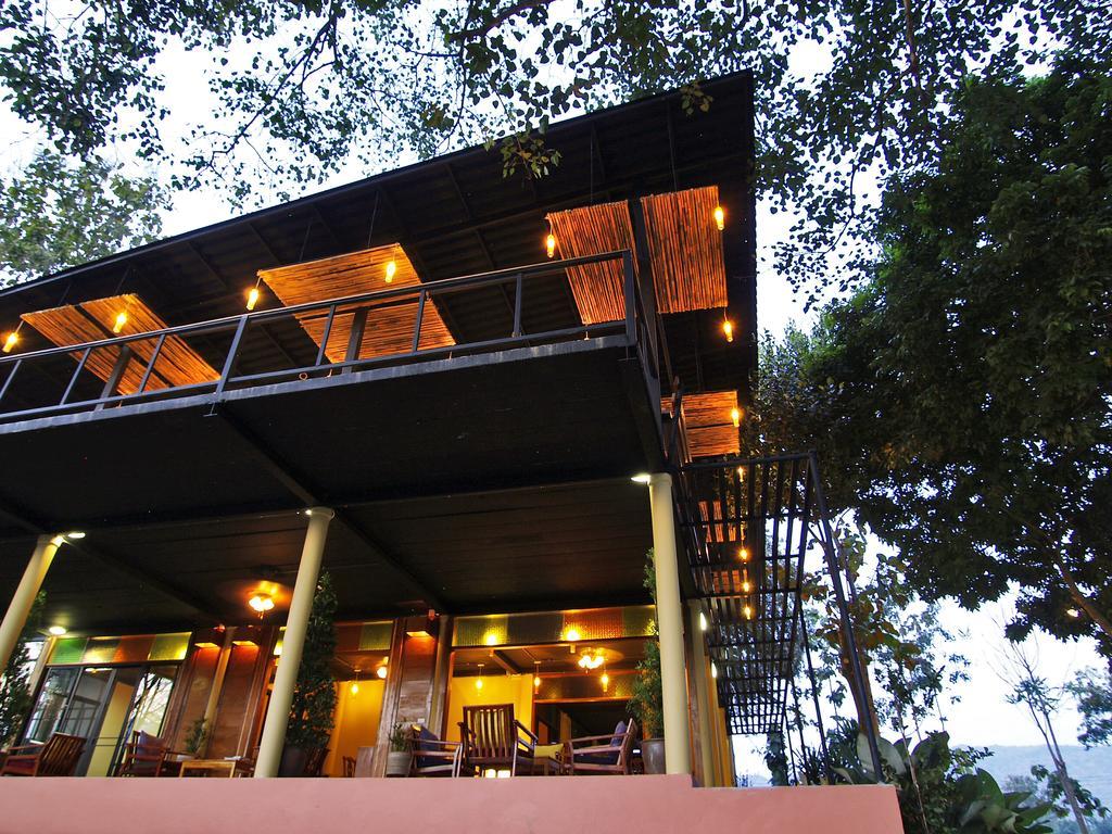 Boutique Raft Resort, River Kwai Ban Huai Maenam Noi Eksteriør billede